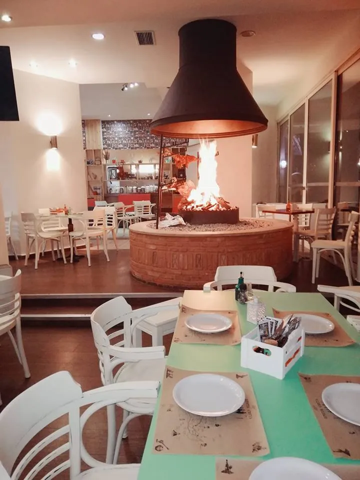 Εστιατόριο στο Κολυμβάρι Πλατανιά Κρήτης