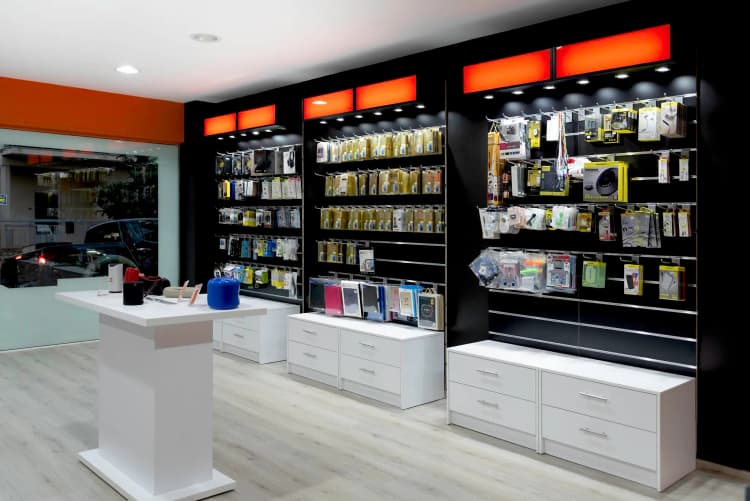 Κατάστημα Αξεσουάρ Κινητής Τηλεφωνίας & Επισκευών στην Πετρούπολη