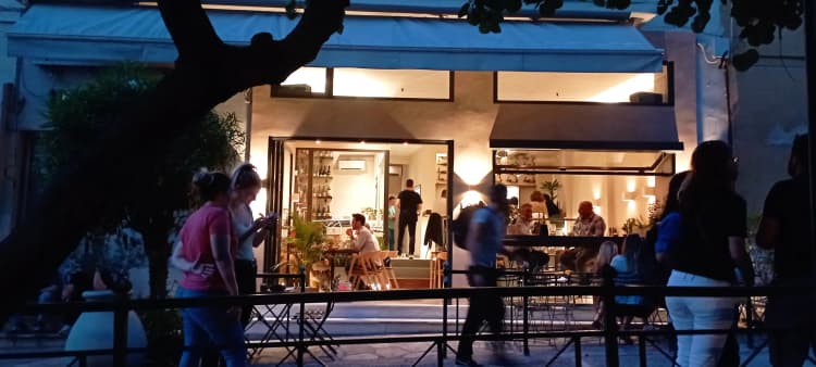 Wine Bar στο Θησείο